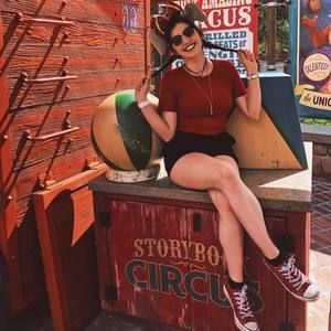 Meet your Posher, Corinne